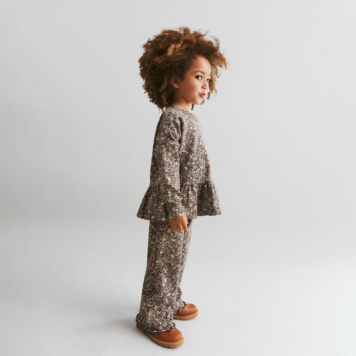 Carolina bolur, Stone Flowers