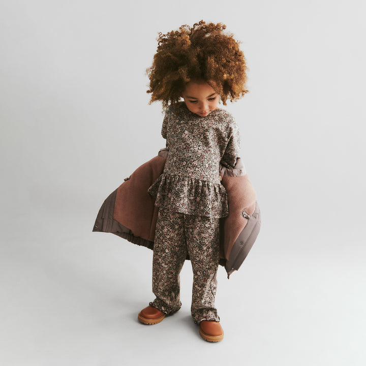 Carolina bolur, Stone Flowers