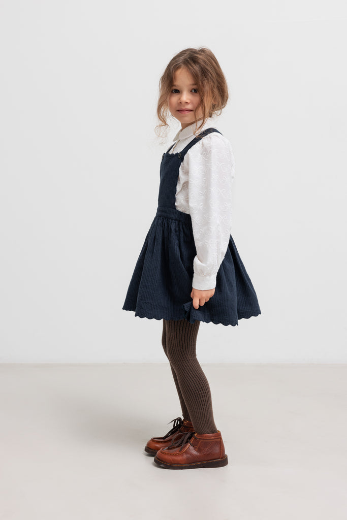 Trissa skjúrta, White