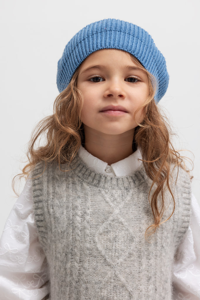 Trissa skjúrta, White