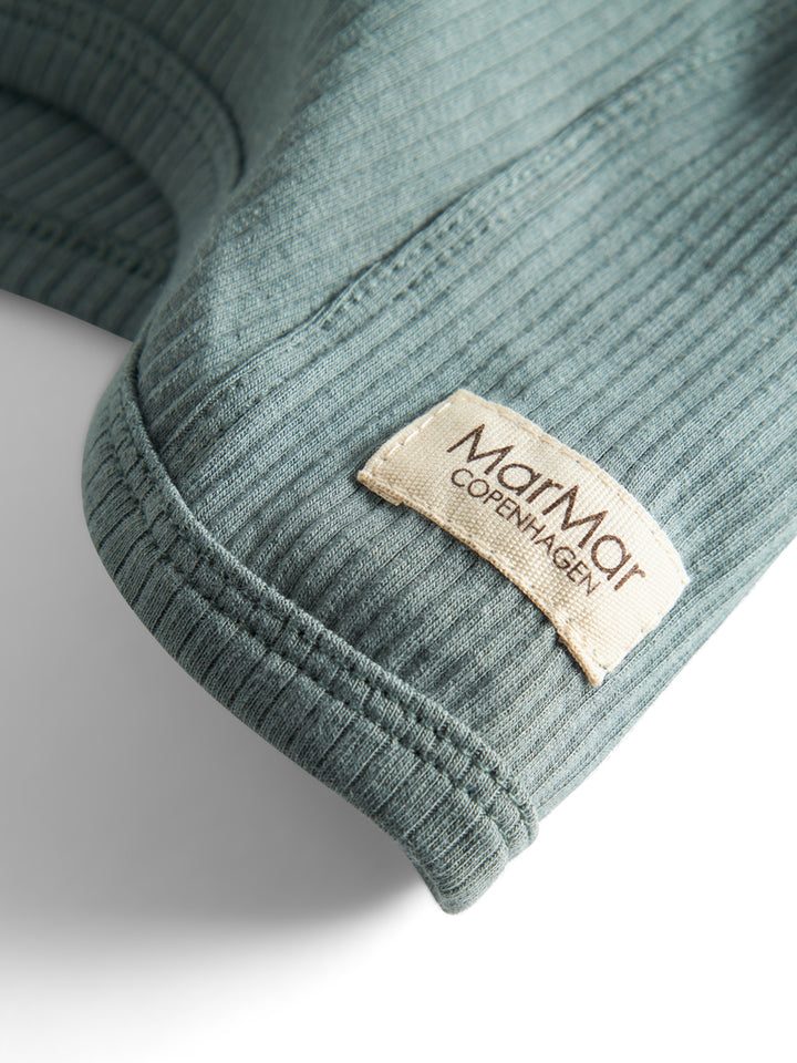 Modal brølapa, Dusty Green