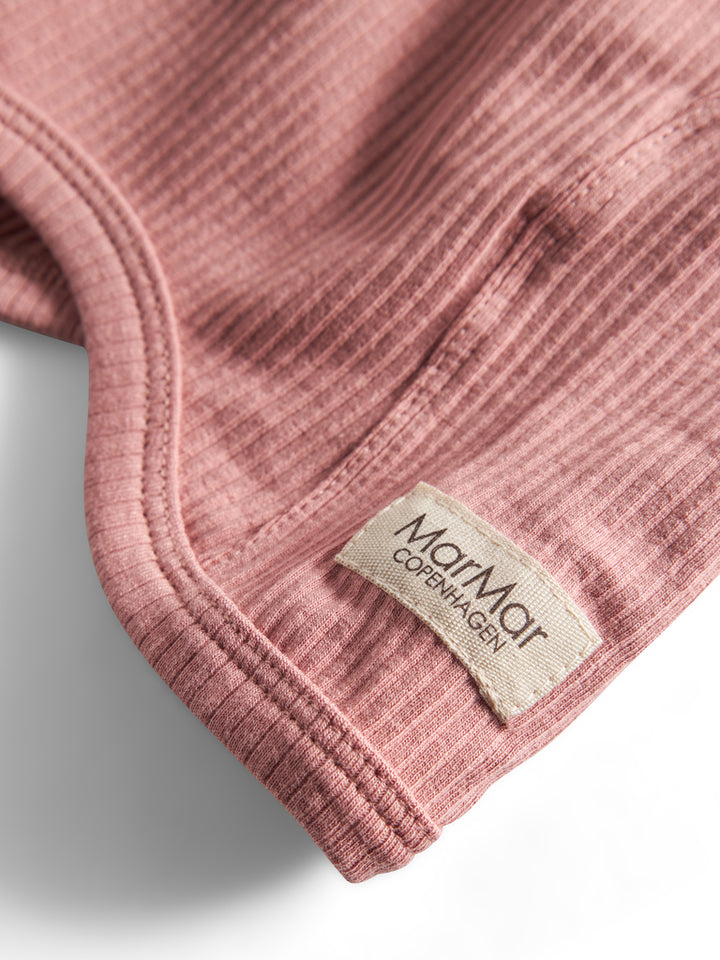 Modal brølapa, Rose Parfait