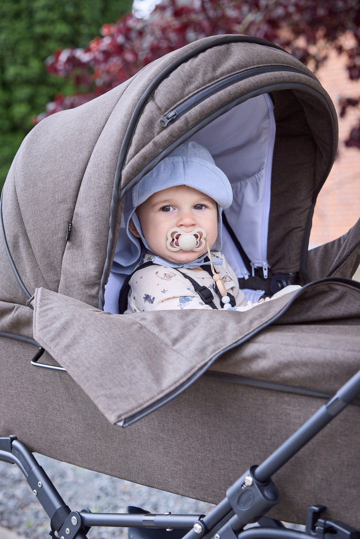 North barnavagn, Dark Brown