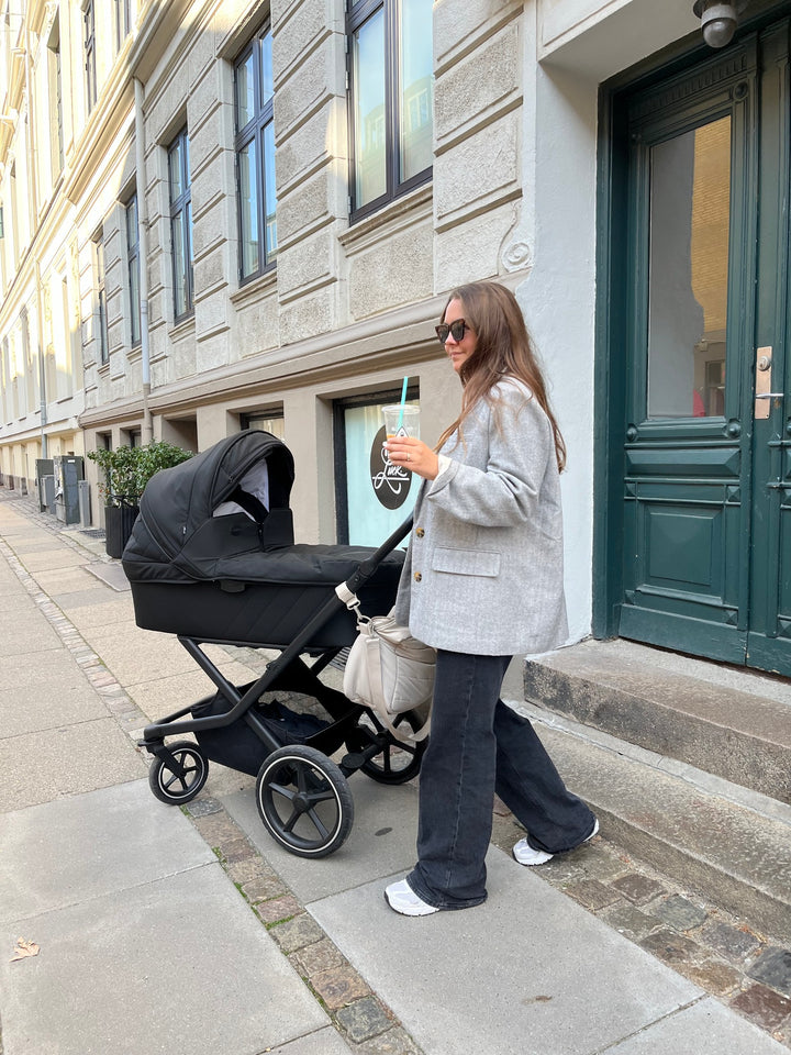 Vida 2 barnavagn, Black