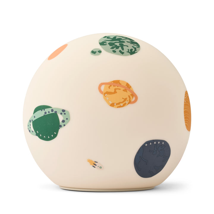 Yuki náttlampi, Universe