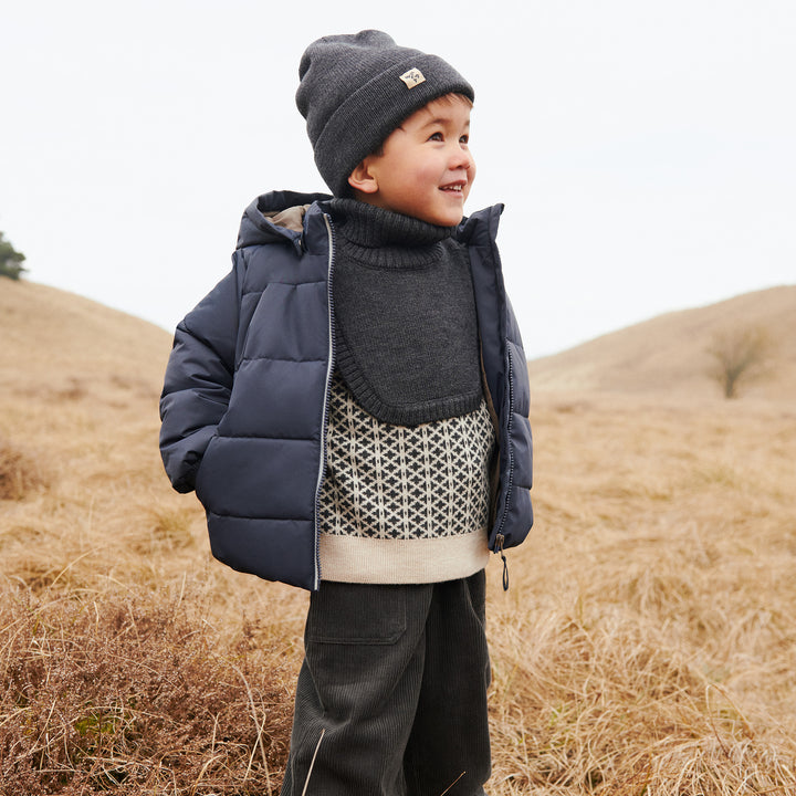 Omalas húgva, Charcoal Melange