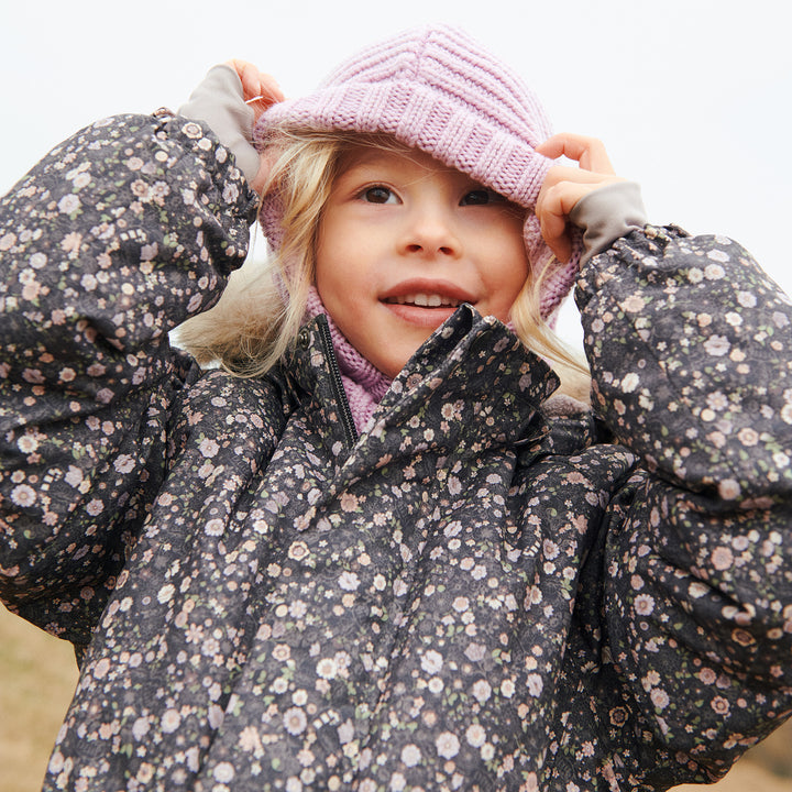 Woolao brølapa, Lavender Iris