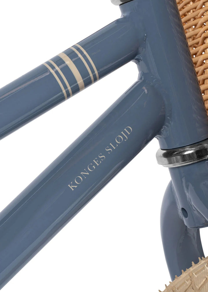 Aiko rennisúkkla, Bluie Stripe