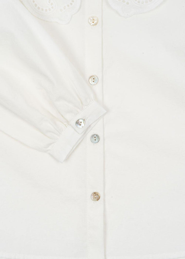 Rilo skjúrta, Optic White