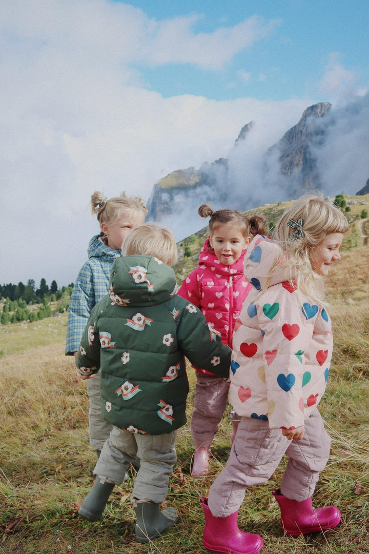 Nuka vetrarjakki, Kick It