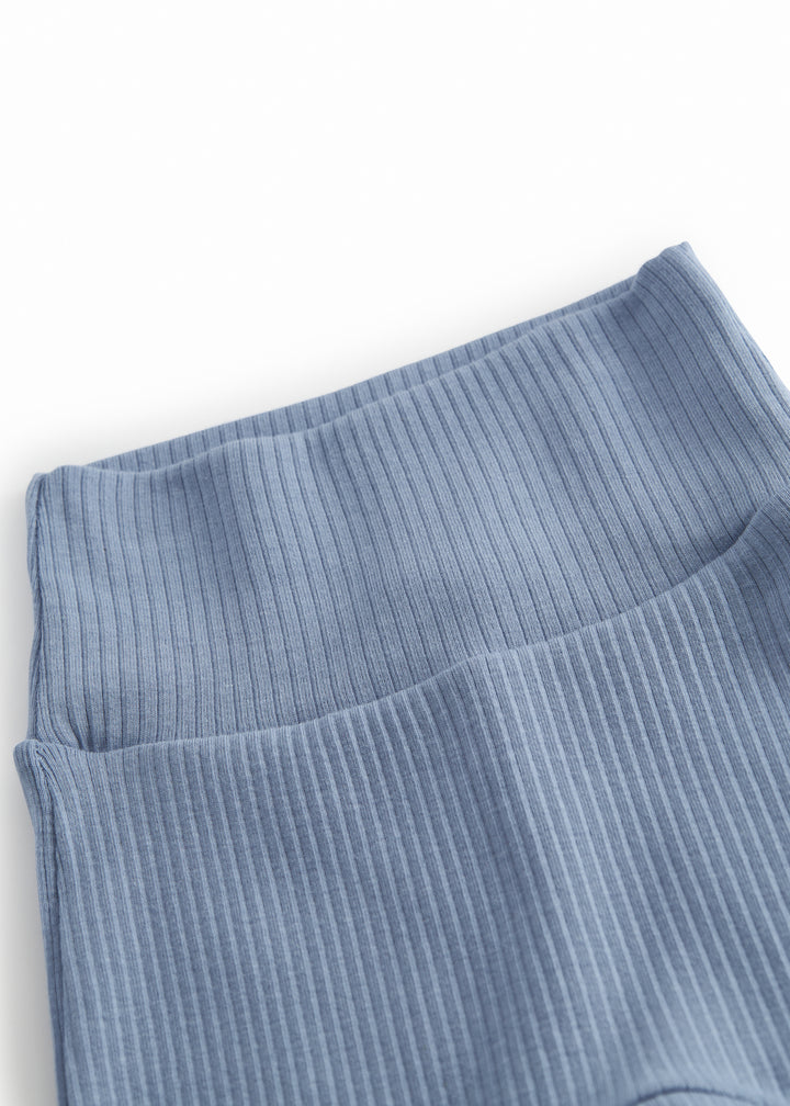 Piva buksur, Blue Iris