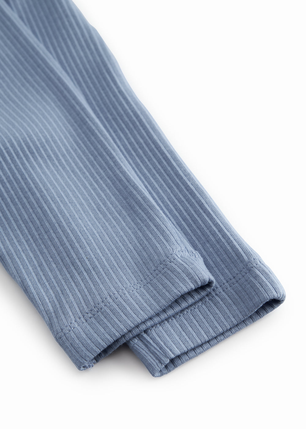 Piva buksur, Blue Iris