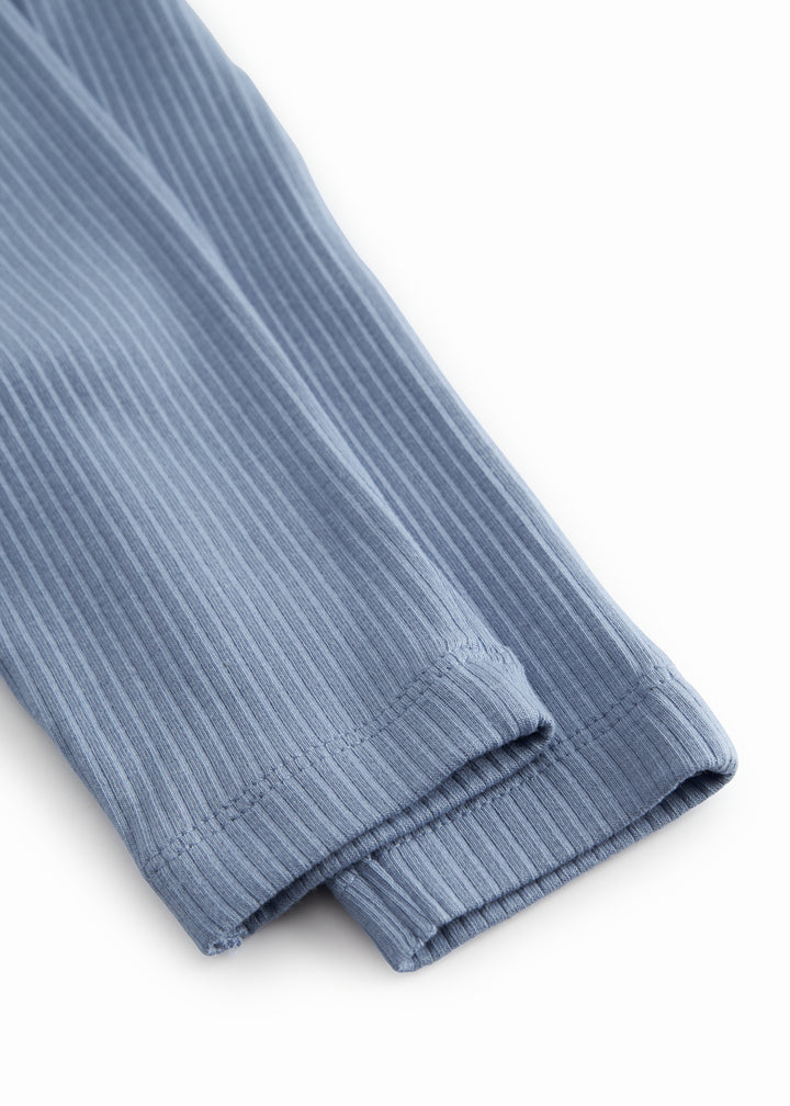 Piva buksur, Blue Iris