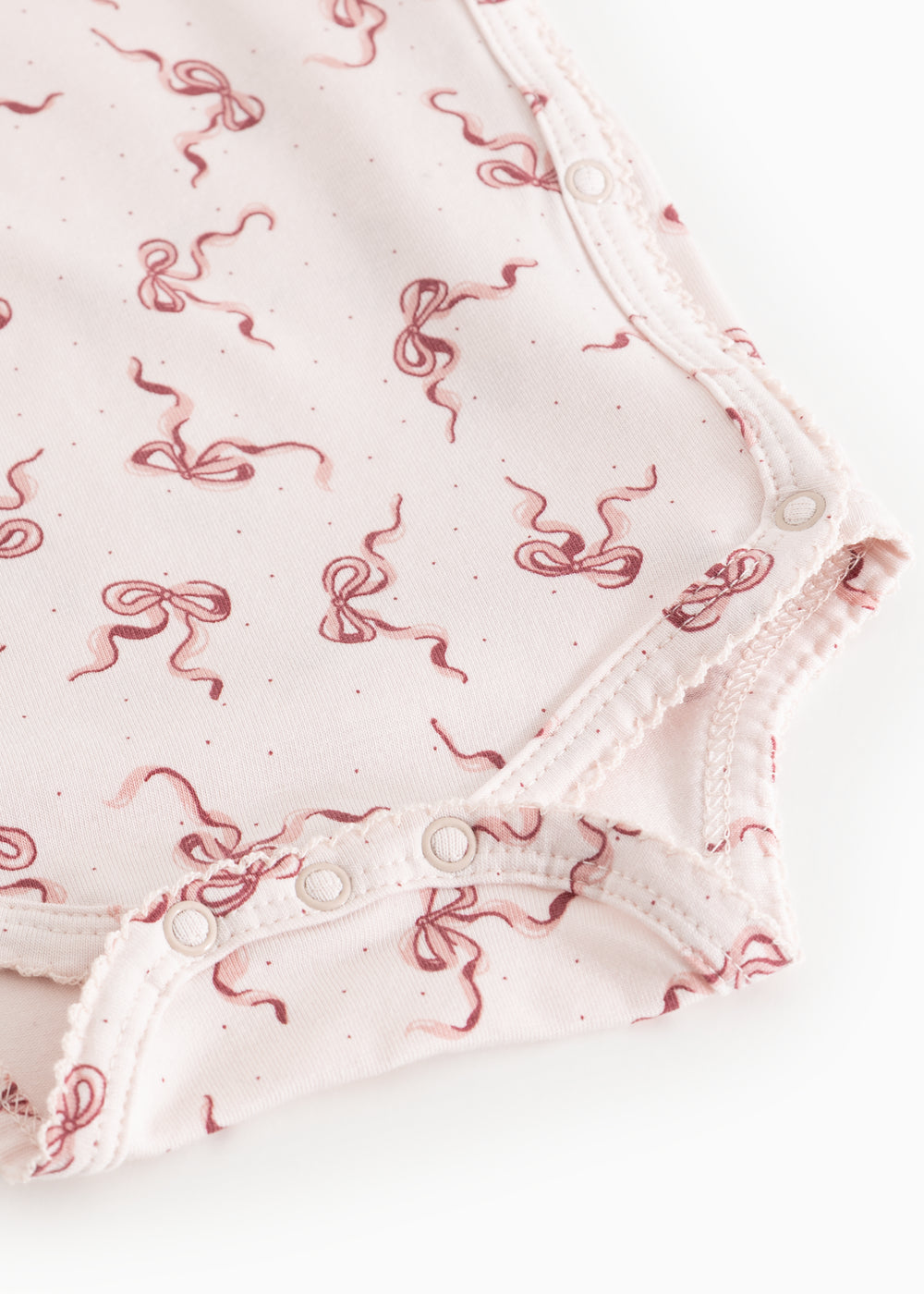 Belita body, Bows