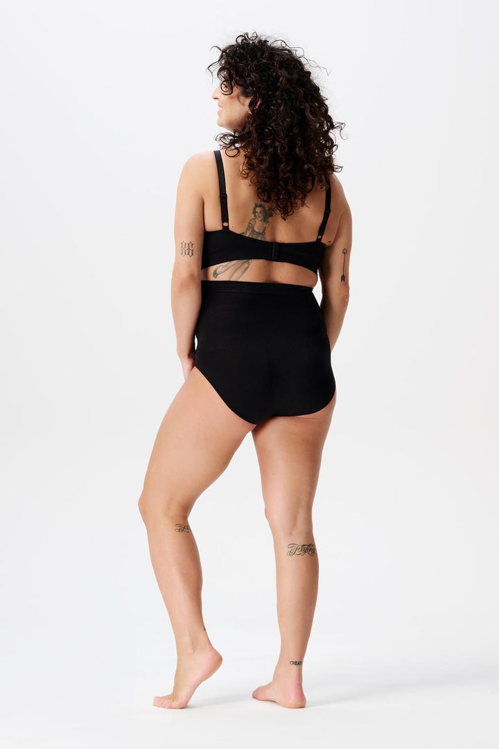 Nisa trussur, Black