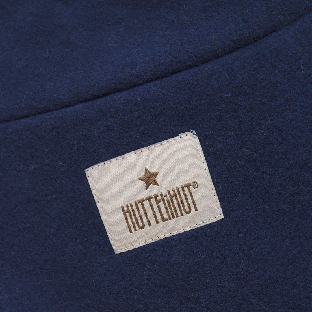 Flistroyggja, Navy Blazer