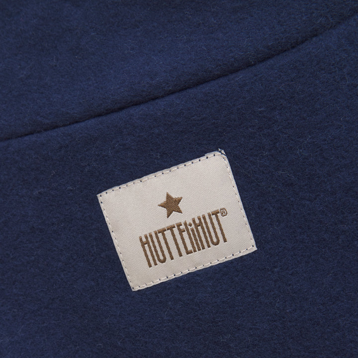 Flistroyggja, Navy Blazer