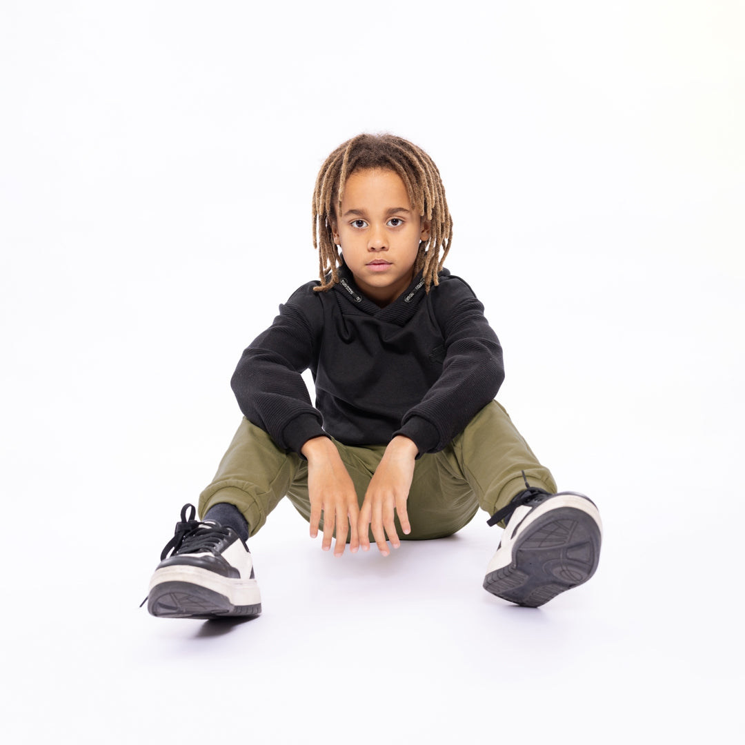 Hettutroyggja, Black