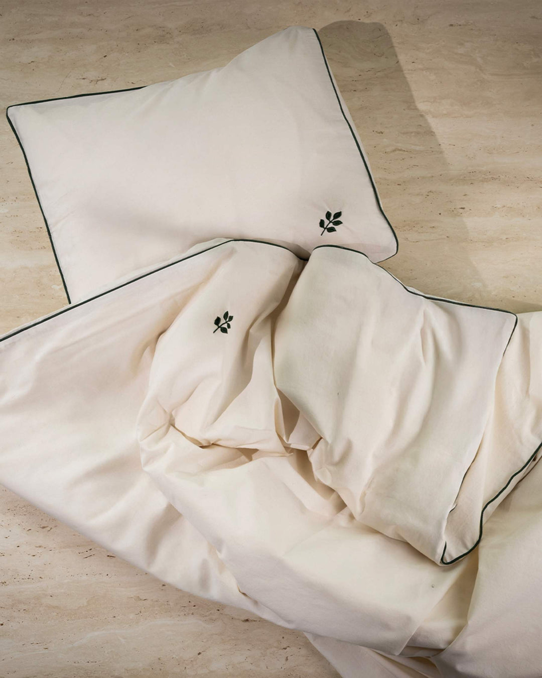 Seingjarklæðir, Embroidery Leaf