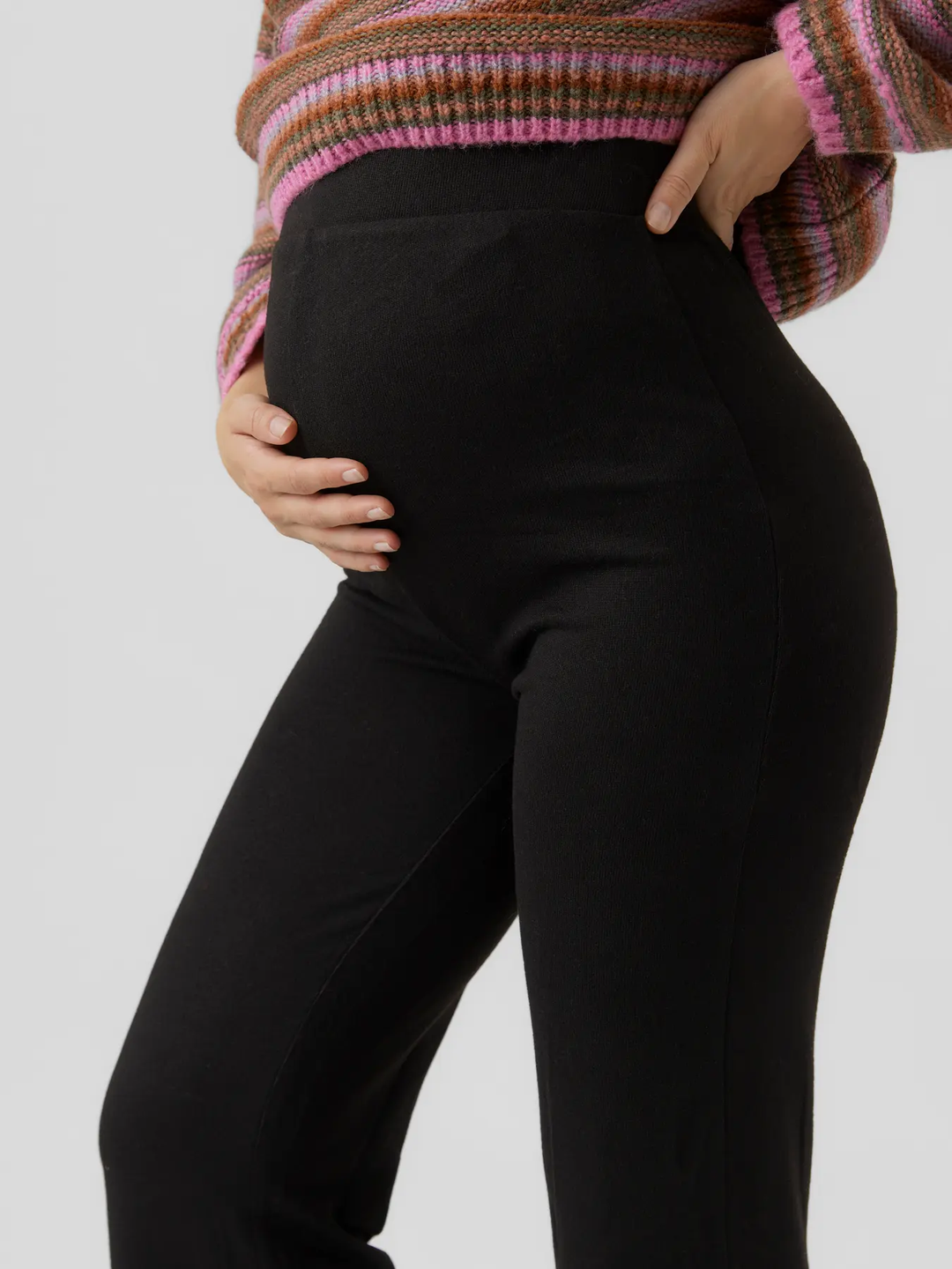 Ella buksur, Black