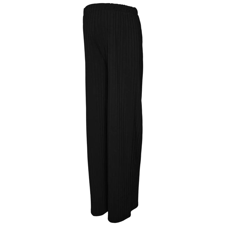 Lucy buksur, Black