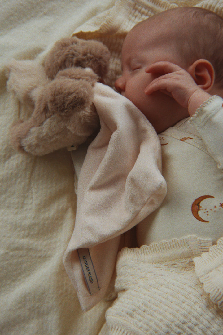 Basic newborn body, Moon