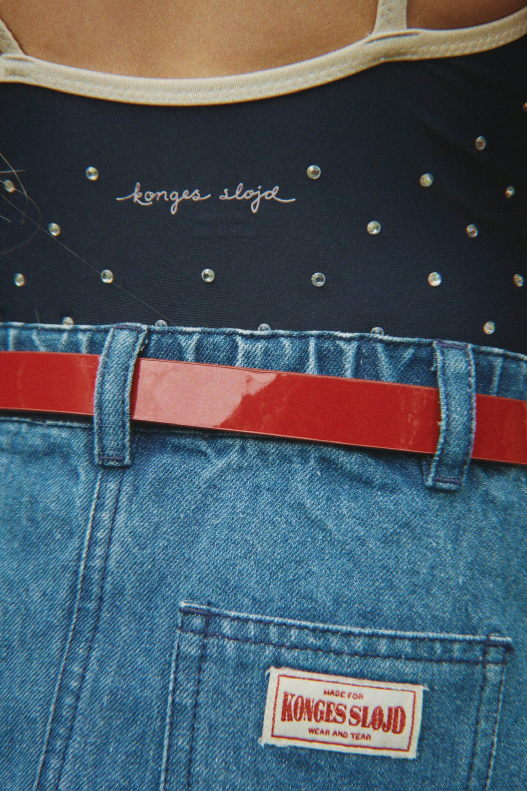 Bina belti, Haute Red