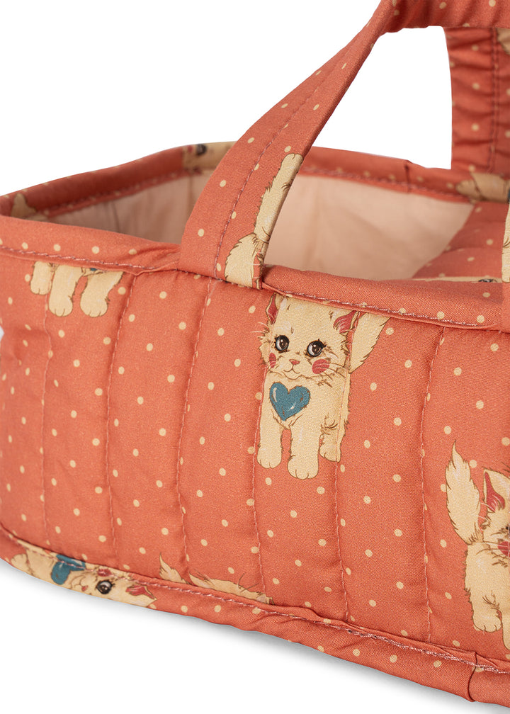 Cattie dukka við lyft